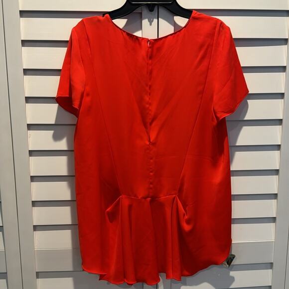 Zara Basic Pre Loved Blouse with high/ low and back bottom drape. - Picture 5 of 9